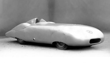 One Love, One Passion: Machines