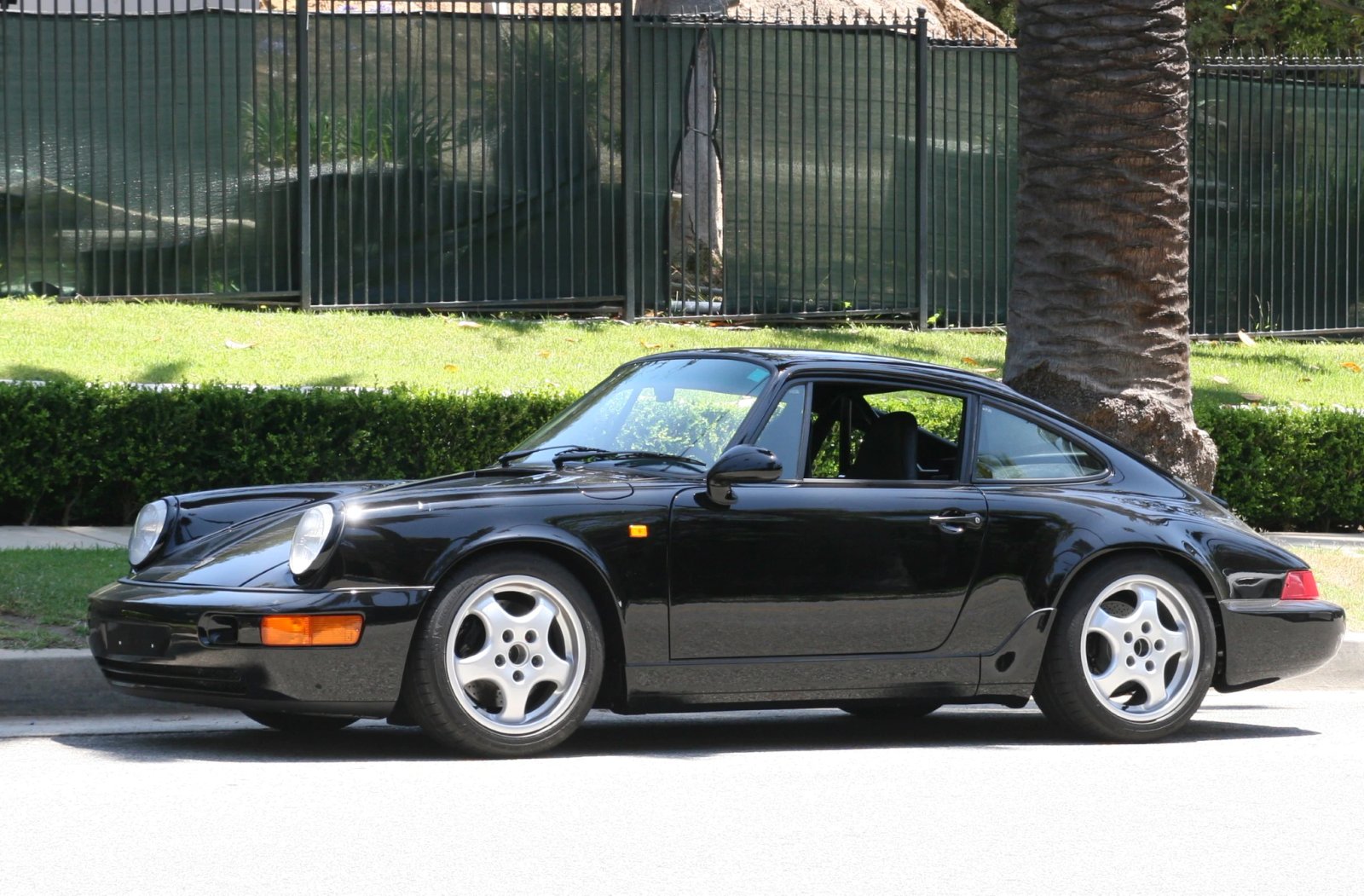Porsche 964 Dubai