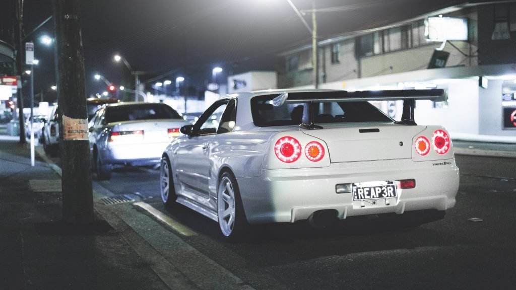 nissan skyline r34 gt r rear view 112749 2560x1440